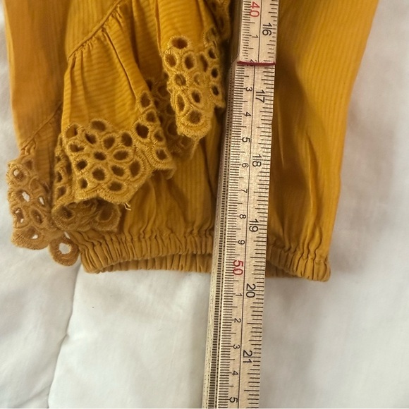 J. Crew 100% Cotton Ruffle Sleeve Eyelet Embroidered Blouse Size L - Picture 11 of 11